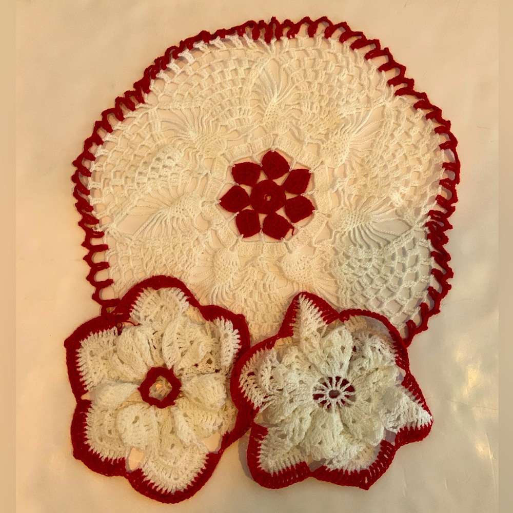 Vintage Elegant Crochet Doily Set Of 3 - Red & White
